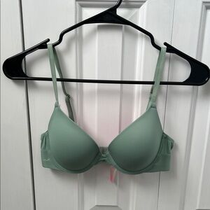 PINK Victoria's Secret Mint Green Bra